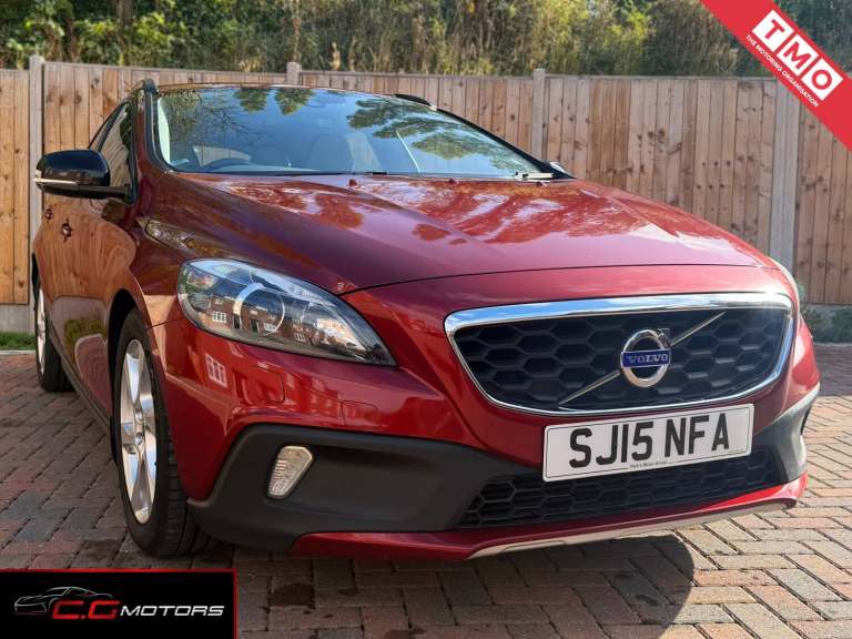 2015 Volvo V40 D2 Cross Country Lux 5dr Powershift HATCHBACK Diesel Automatic