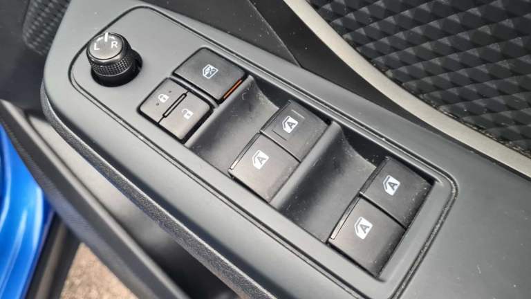 Toyota C-HR Hybrid 1.8 VVT-h Icon ULEZ Free Automatic CVT Excellent Condition