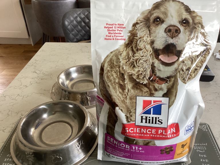 Hills Science Plan Senior small dog  + 2 dishes