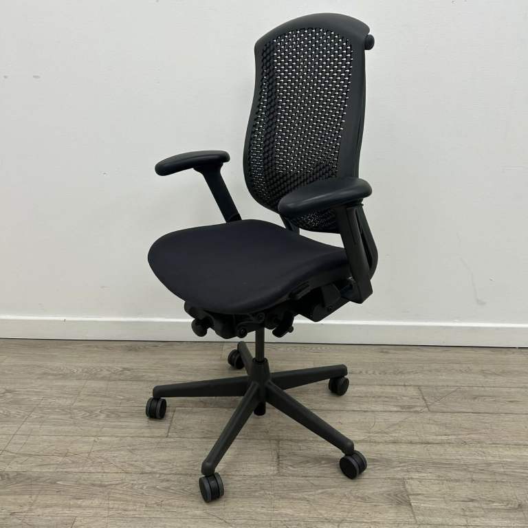 100 X AVAILABLE - HERMAN MILLER CELLE - KING OF OFFICE CHAIRS !!