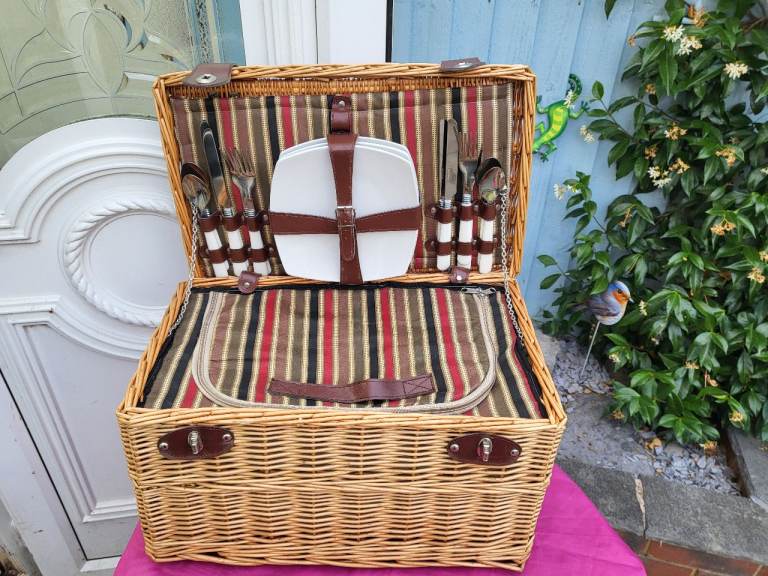 Wicker Picnic Hamper for 4