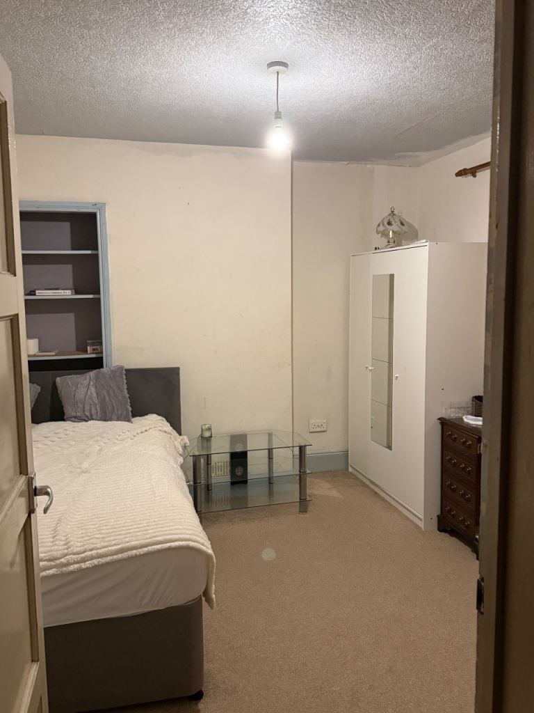 Share room