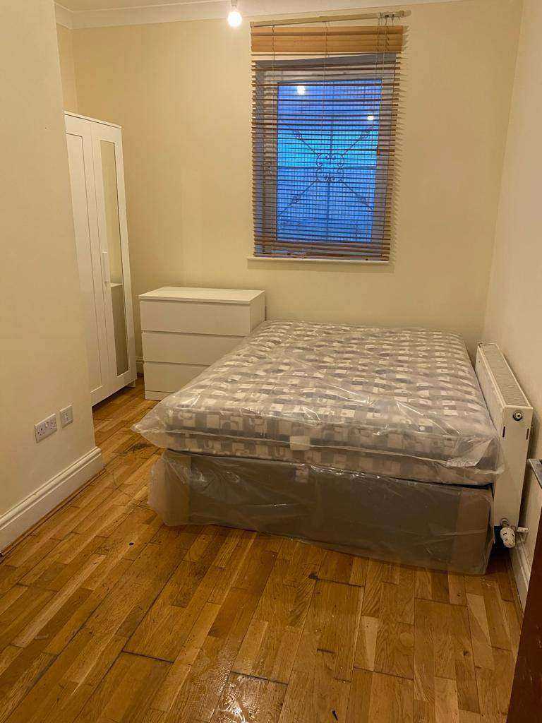 2 Bed 2 Bath Ground Floor Flat to Rent  | Furnished | Secure Parking | Free Internet | M5 5GG