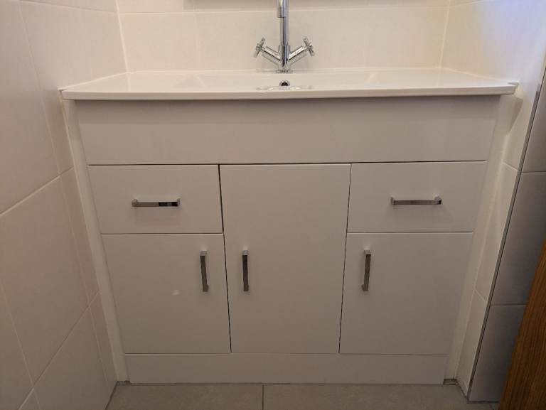 Bathroom unit 