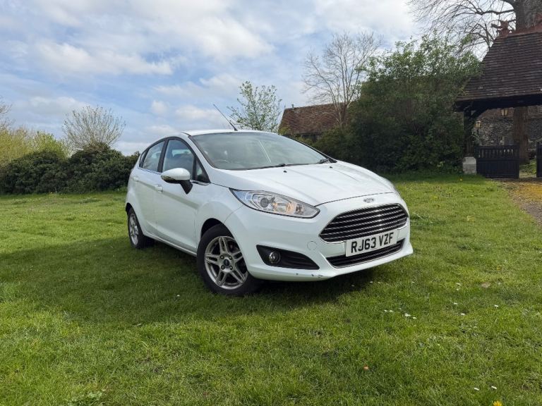 Ford Fiesta 1.0T EcoBoost Zetec Hatchback 5dr Petrol Manual Euro 5 (s/s) (100 ps)