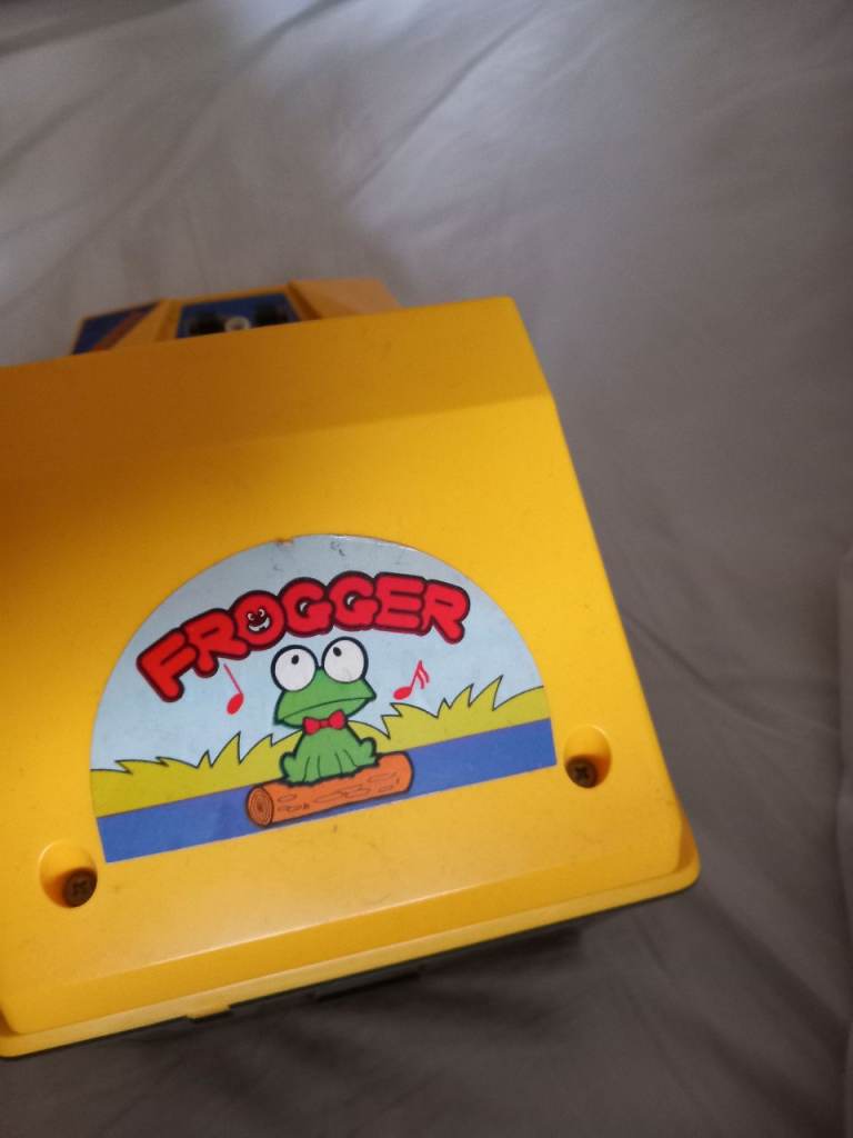 Retro frogger machine 