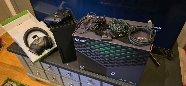 Xbox Series X with Xbox Wireless Headphones 