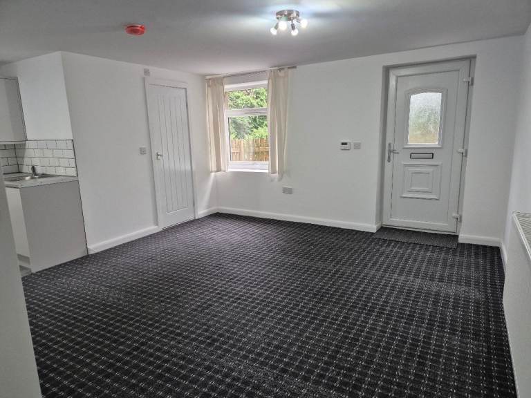 1 bed large flat