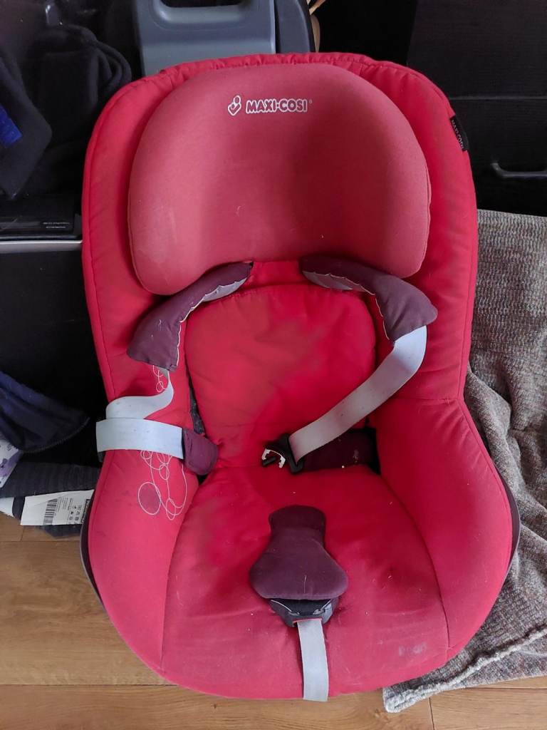 Maxi Cosi Car seat complete with base