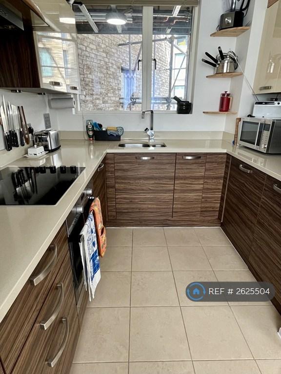 3 bedroom flat in Roffo Court, London, SE17 (3 bed) (#2625504)