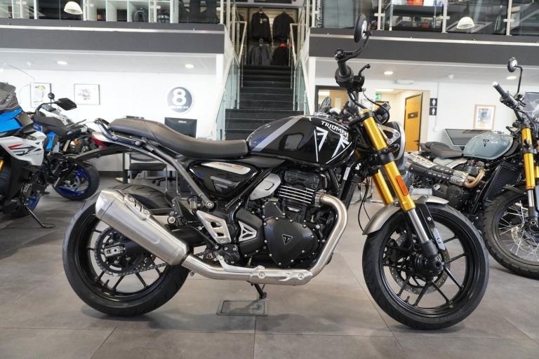 Triumph Speed 400, 2026, Phantom Black. IN STOCK NOW Only £5245. 