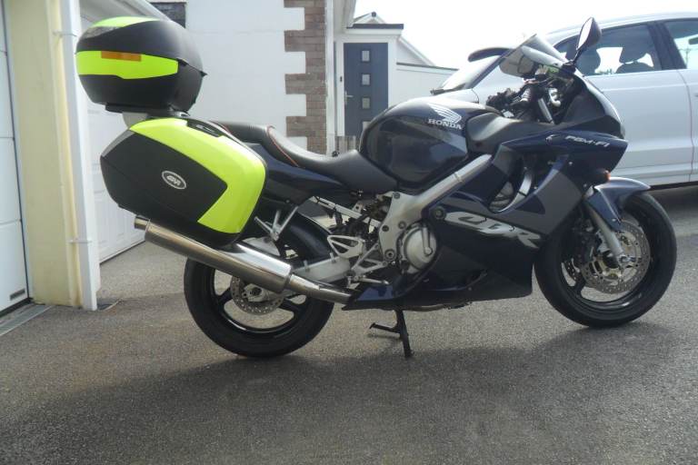 Honda CBR600 CBR600F (02) LOADS OF EXTRAS IN Excellent Condition