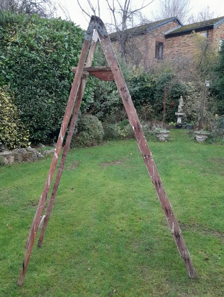 Wooden step ladder, with 7 steps