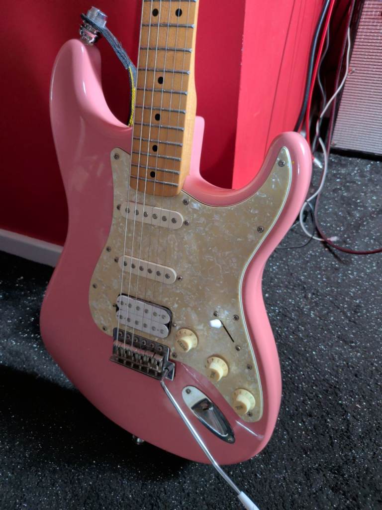 Fender Player Stratocaster - Pink with Pearloid Pickguard, Good Condition