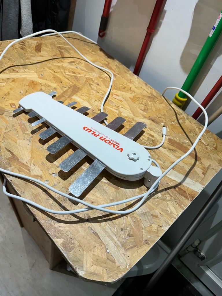 Digital Antenna For Motorhome or Caravan