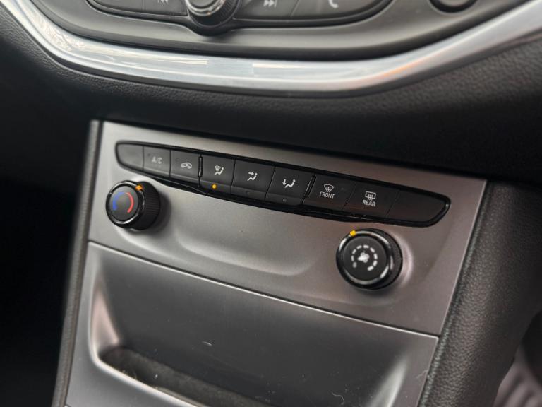 2016 Vauxhall Astra 1.6 CDTi 16V Design 5dr HATCHBACK Diesel Manual