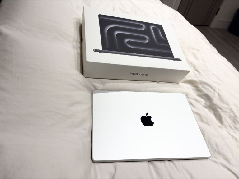 CAN HAND DELIVER, MACBOOK PRO NOV 2023 M3 PRO 14 INCH LAPTOP,18GB RAM, 512GB,BATTERY HEALTH 97% BOX