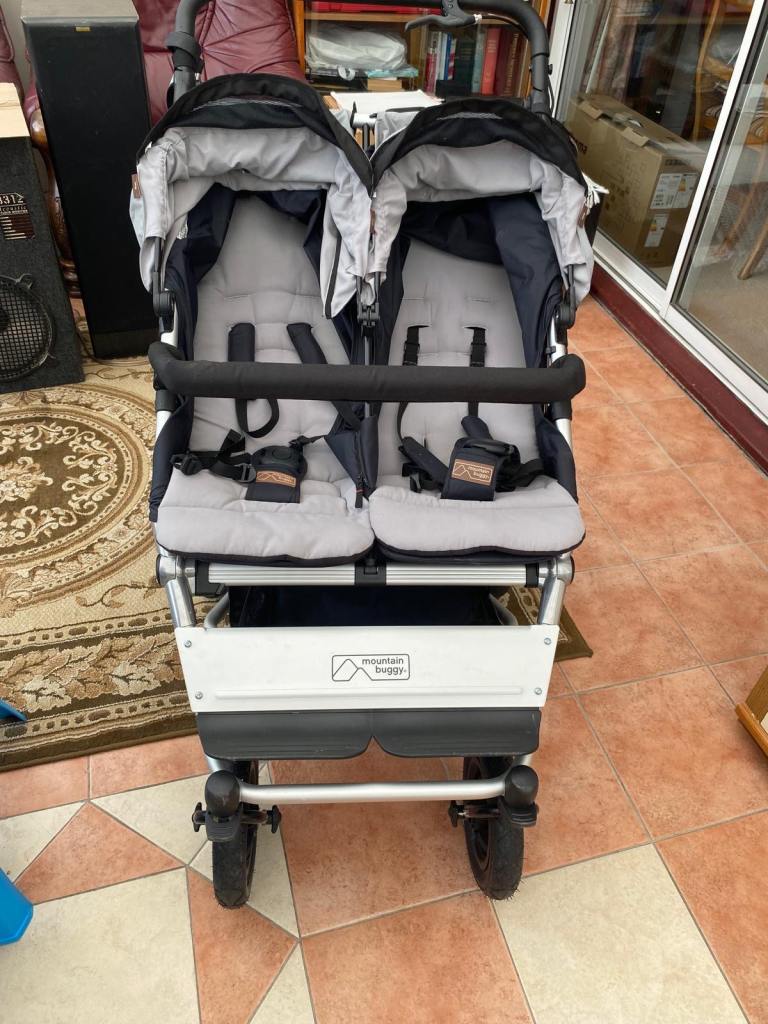 Twins Mountain buggy with Cocoons