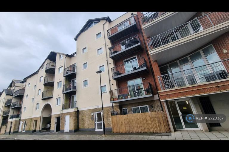 1 bedroom flat in Admirals Wharf, Southampton, SO14 (1 bed) (#2720337)