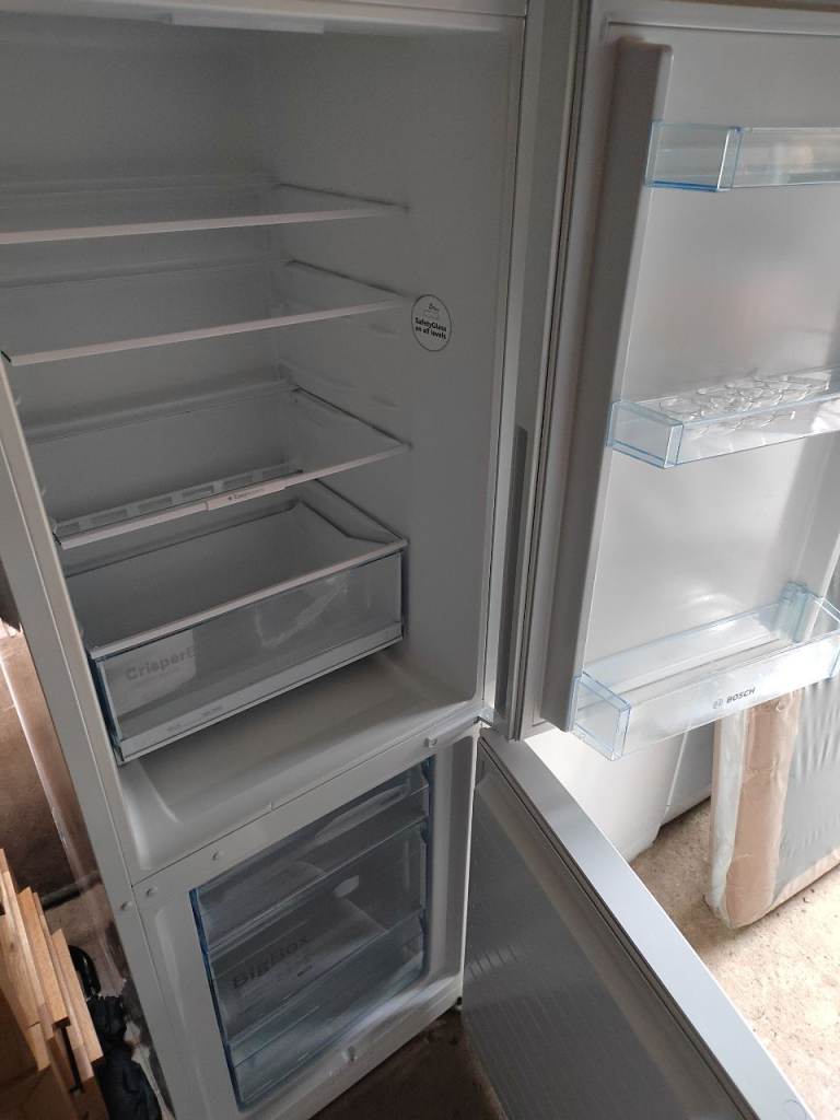 Fridge freezer 