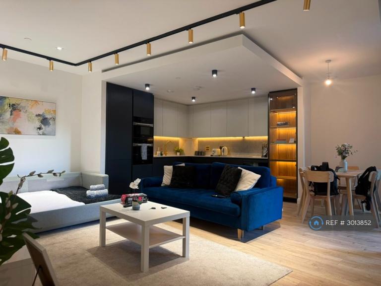 2 bedroom flat in Vermont House, London, EC1V (2 bed) (#3013852)