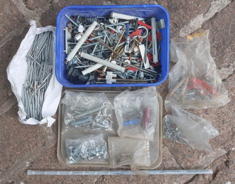 A 2.75Kg job lot of mainly unused nails, screws, nuts, bolts & rawl plugs etc