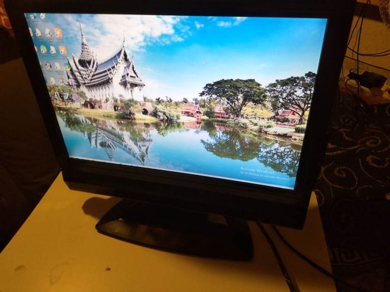 19 inch LCD TV, PC monitor, DVD player. Red brand. HDMI connection.