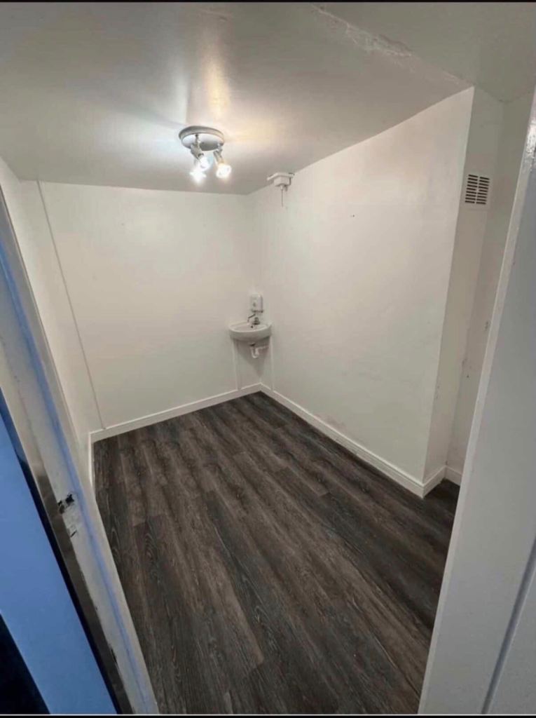 Enclosed room for rent 