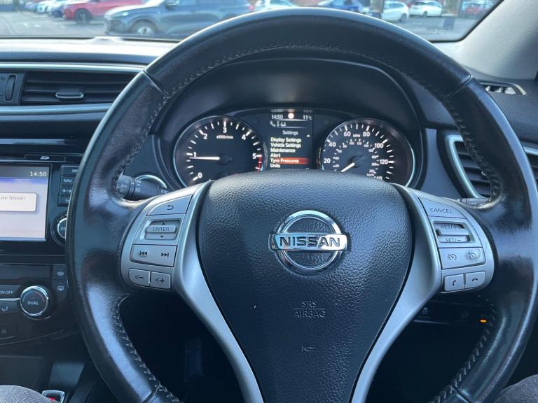 2015 Nissan Qashqai 1.6 dCi Tekna 2WD Euro 6 (s/s) 5dr HATCHBACK Diesel Manual