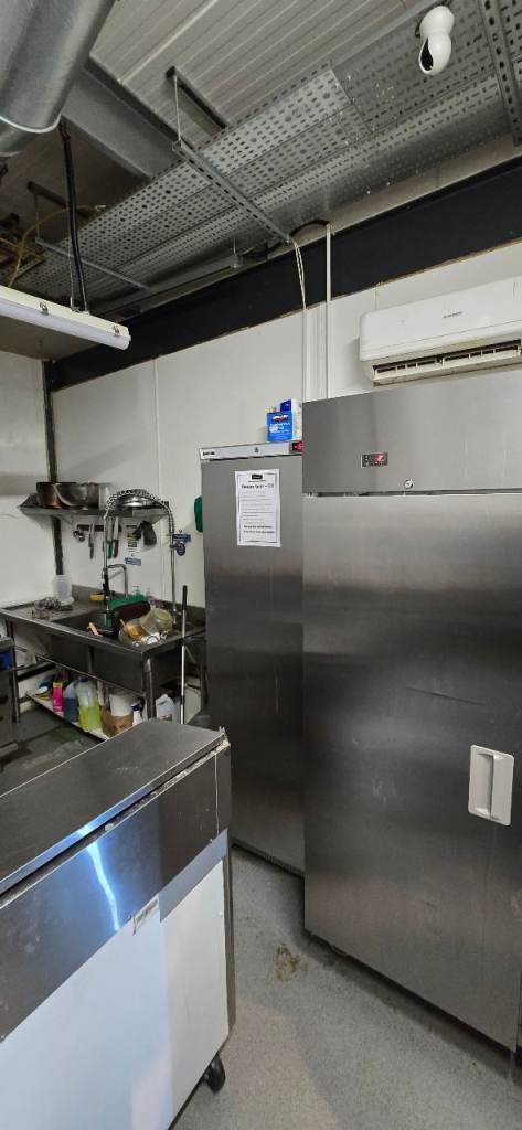 Kitchen for Sale In Wembley Ealing road
