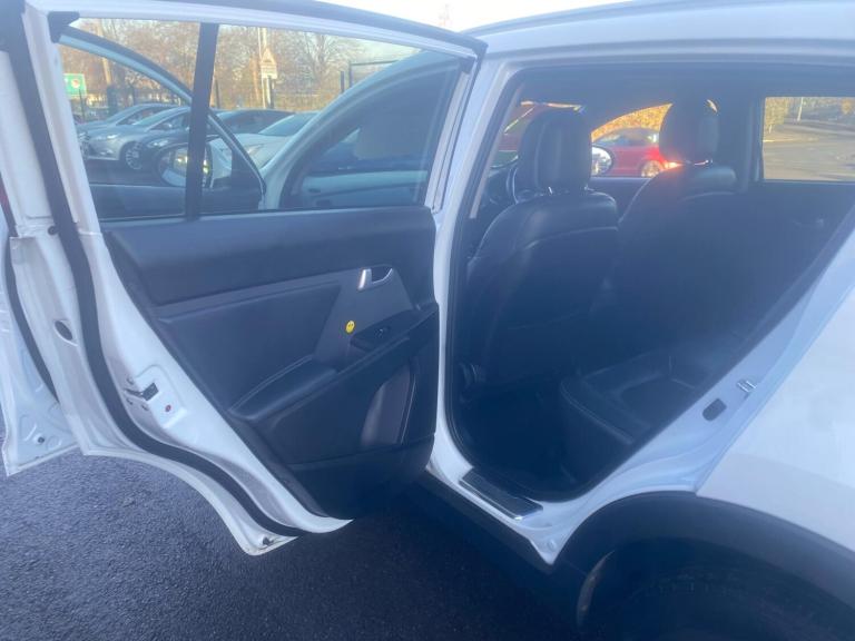 2015 Kia Sportage 1.7 CRDi EcoDynamics 2 2WD Euro 5 (s/s) 5dr ESTATE Diesel Manual