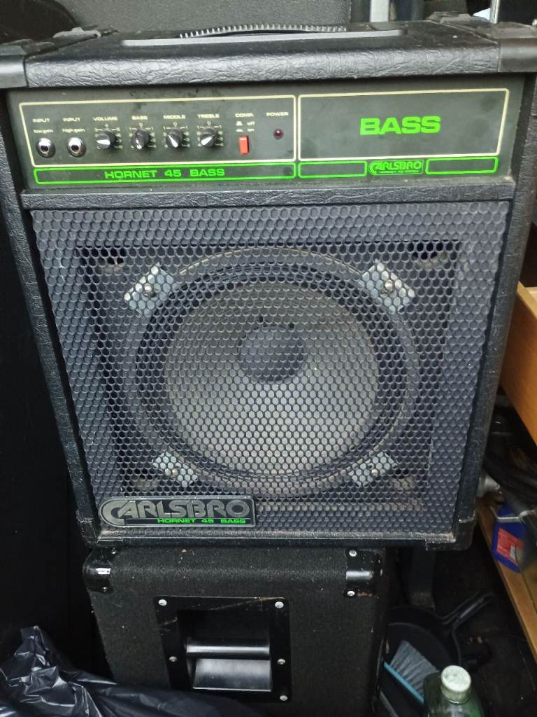 CARLSBRO BASS COMBO, OPTION OF CRUISER BASS GUITAR, SEPARATE CASE 