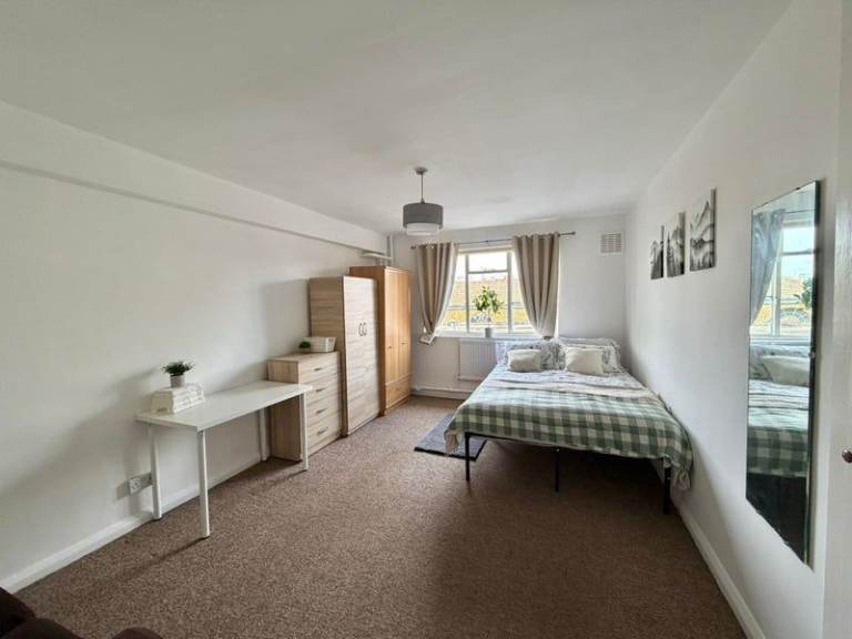 🌺Spacious Double Rooms | Newly Refurbished Apartment | All Bills Incl – Available Now!✨