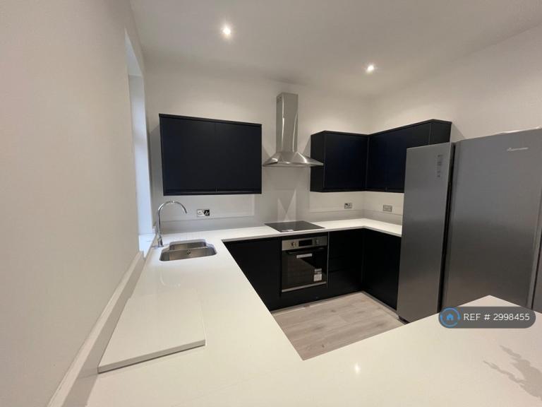 5 bedroom house in Westdown Road, London, E15 (5 bed) (#2998455)