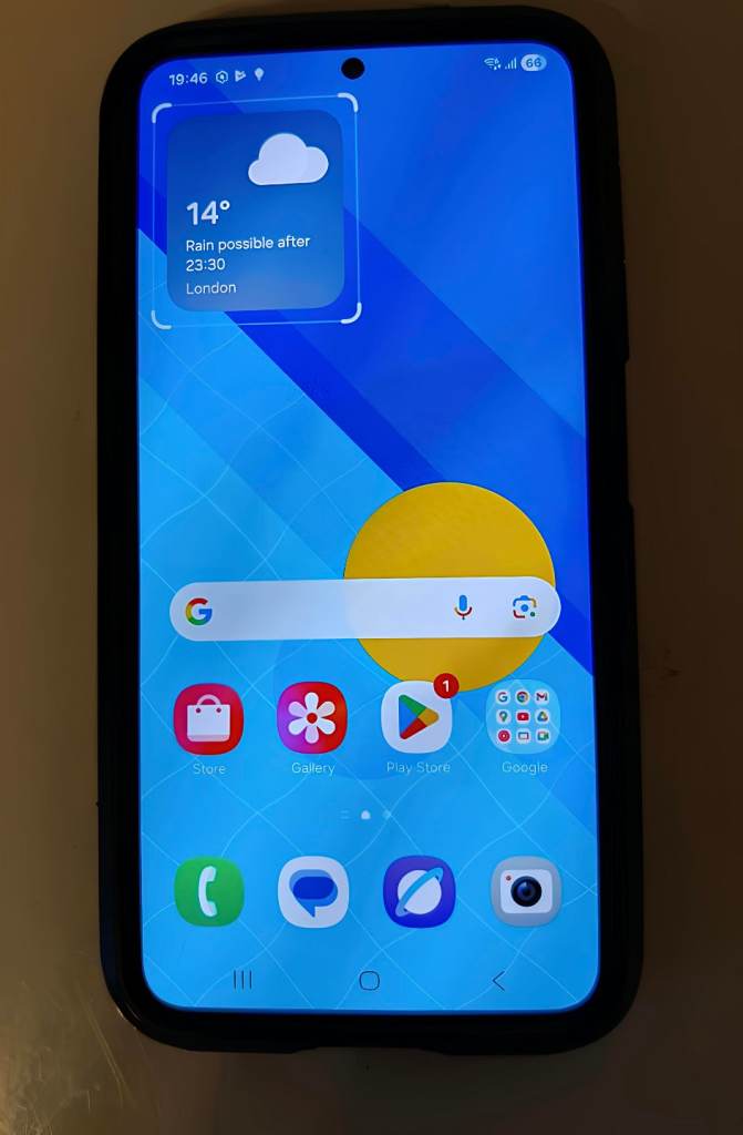 Unlocked Samsung Galaxy S23 Phone - 256GB -  Fully Functional with wear and tear (Read Desc!)