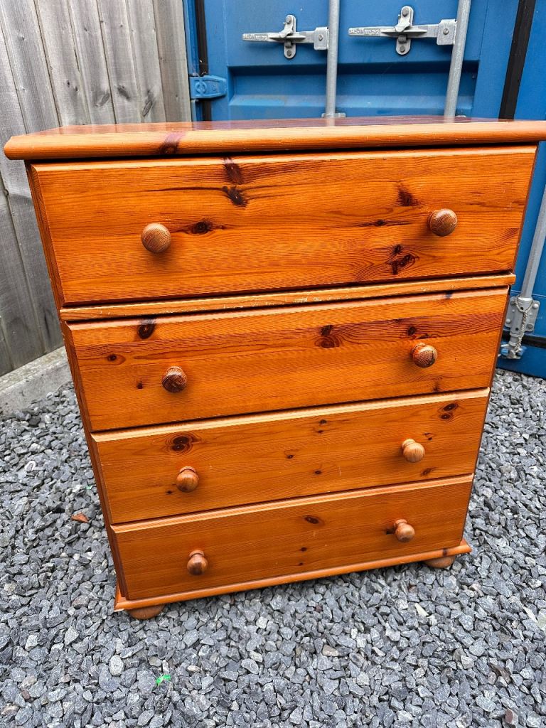 Pine Chest of 4 Drawers – Good Condition can deliver 
