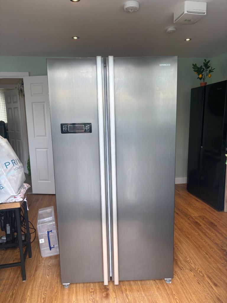 Kenwood fridge freezer 