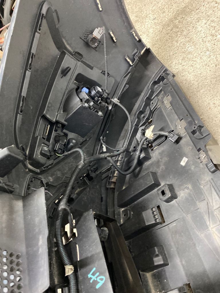 Dacia Sandero mk3 stepway  / jogger bumper  With parking sensors  and bonnet 2021 - 2024