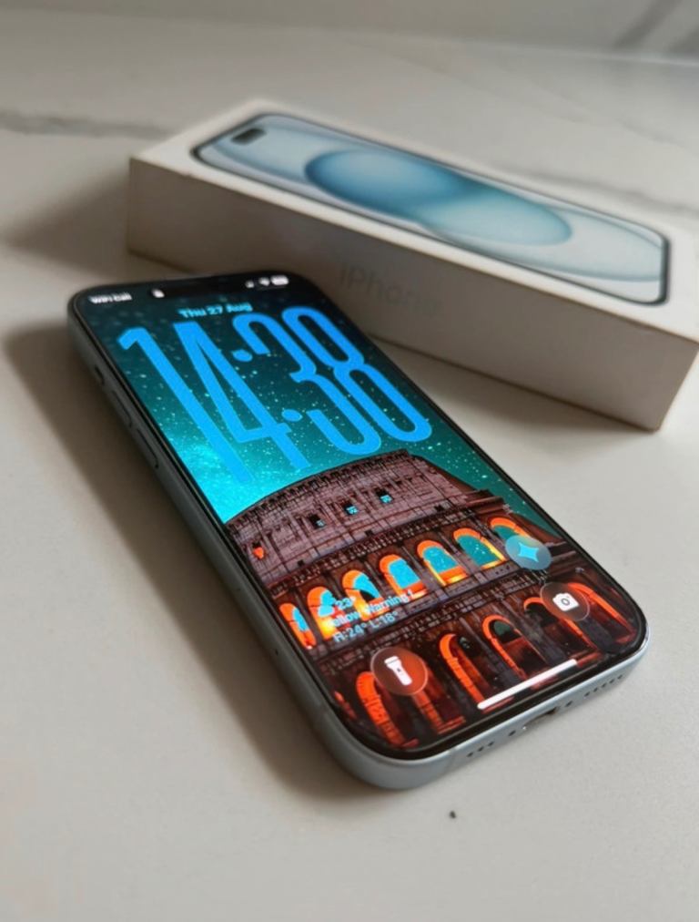 Iphone 15 colour blue -£320- excellent condition 
