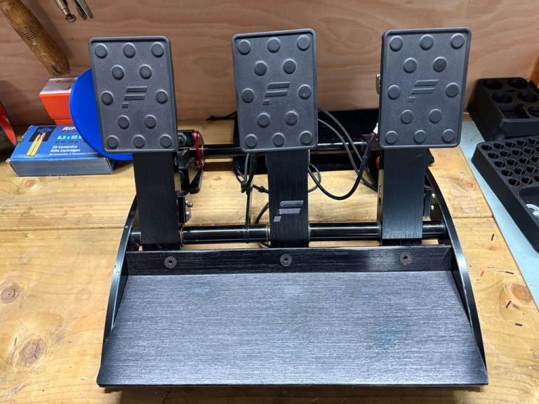 Moza wheel and base / Fanatec pedals