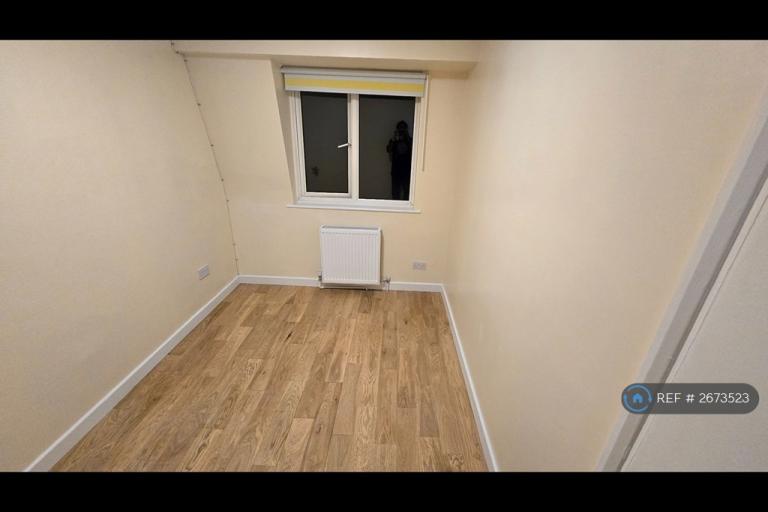 1 bedroom in Atkinson Road, London, E16 (#2673523)