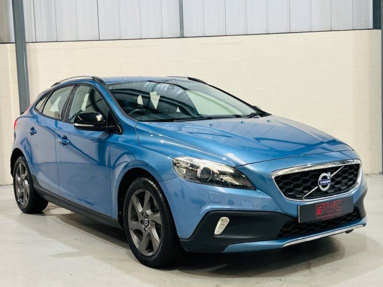 2016 16 VOLVO V40 CROSS COUNTRY 2.0 D2 LUX HATCHBACK 5DR DIESEL MANUAL EURO 6 (S