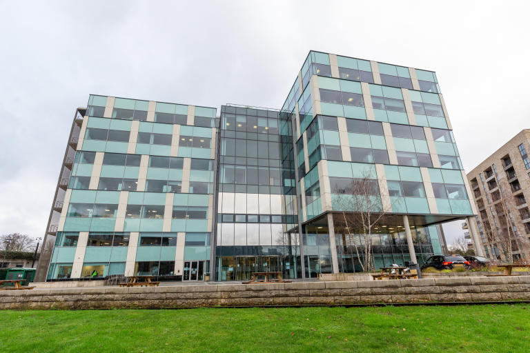 London - NW107FQ \ All-Inclusive Small Serviced Office for Rent