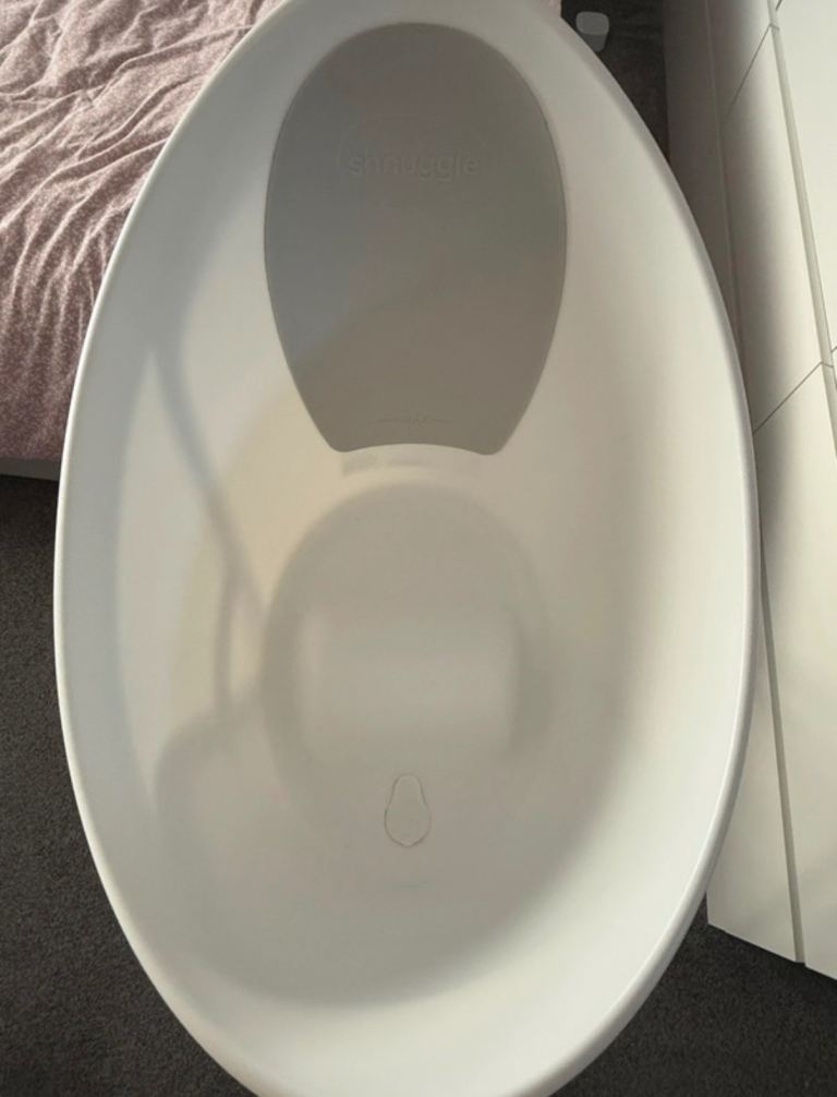 Shnuggle Bath & Stand. 