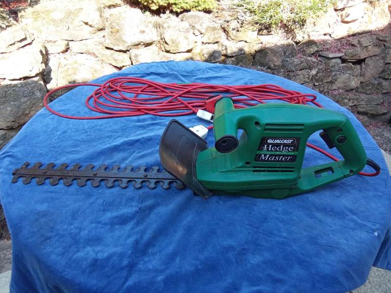 Hedge Trimmer Qualcast Hedge Master 380 Working With 15 inch Blade & Cable 