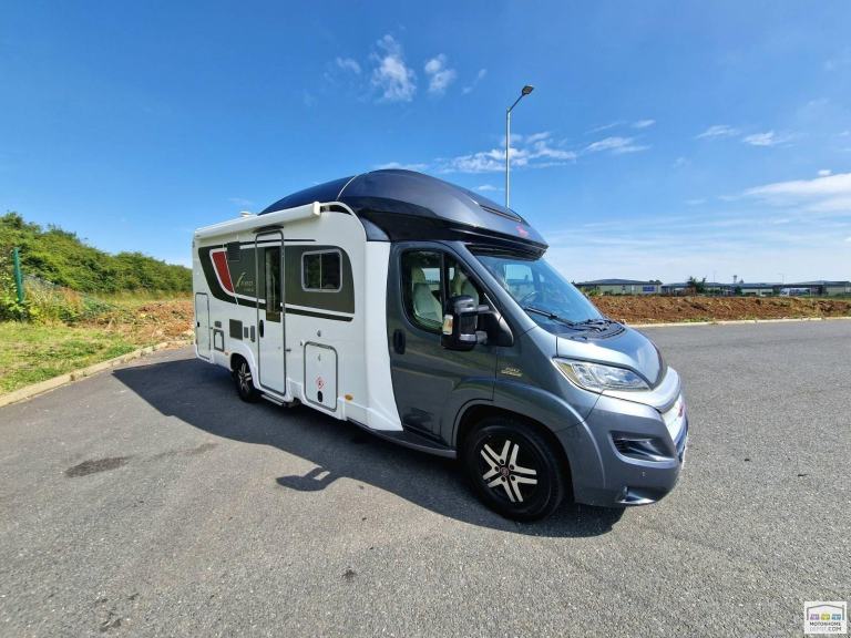 Burstner IXEO iT 680G motorhome  LHD 4Tend bathroom 