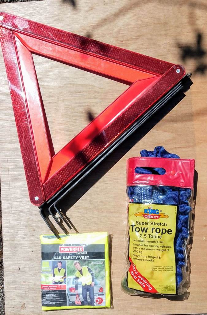 New items for use in vehicle breakdown, hazaed triangle, 2'5 ton tow rope and hi-viz top. £6 only