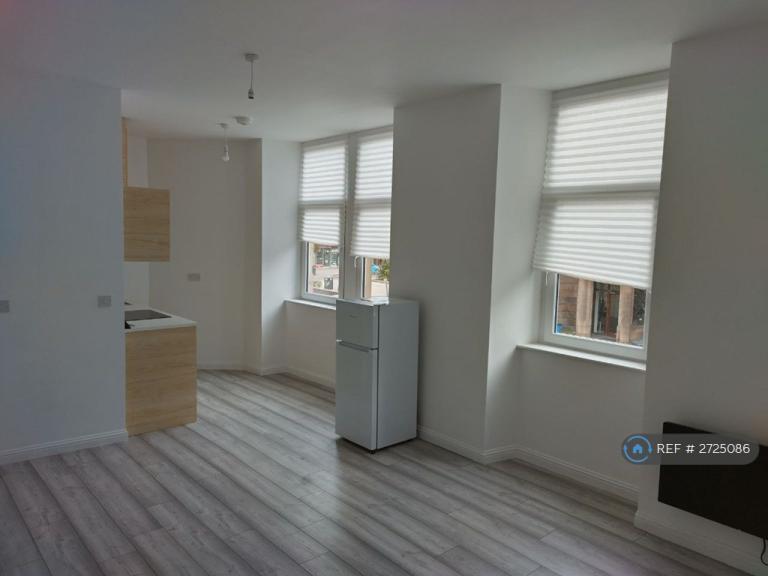Studio flat in Dunlop Street, Renfrew, PA4 (#2725086)