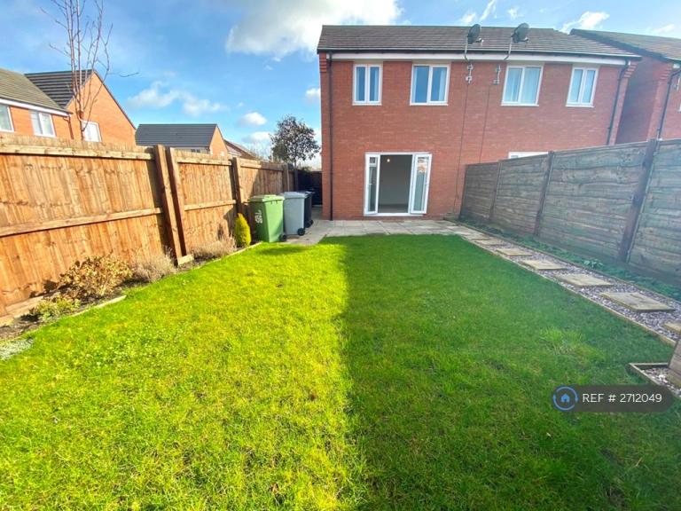 3 bedroom house in Broad Street, Crewe, CW1 (3 bed) (#2712049)