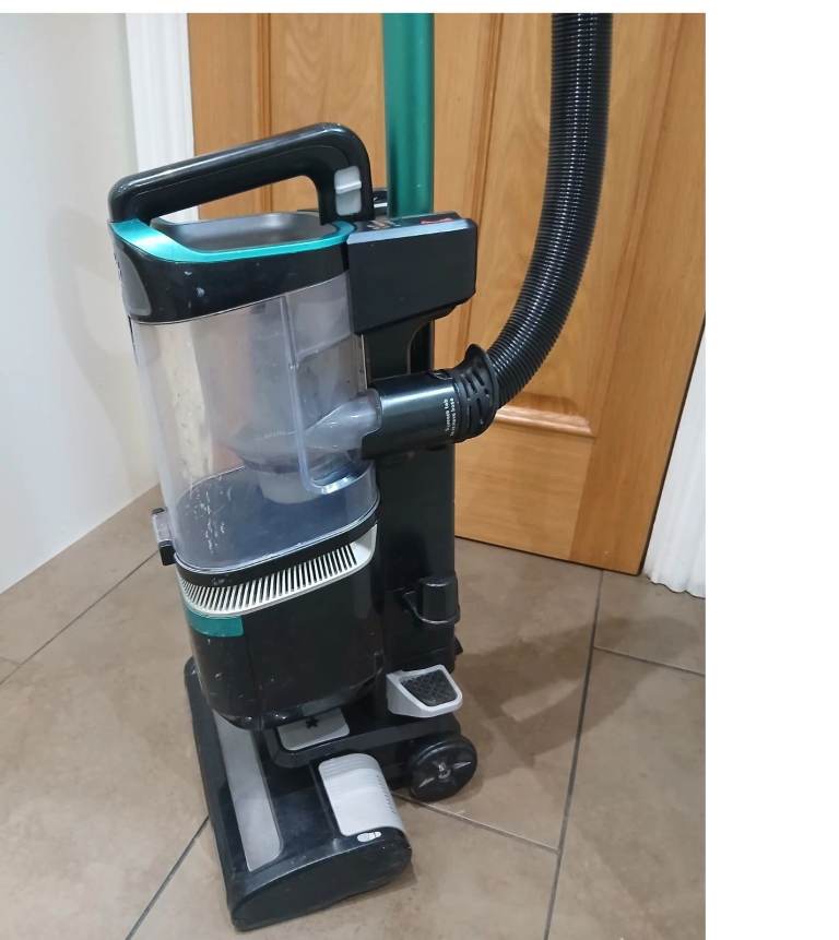 Shark Lift-Away NV612UK Upright Bagless Vacuum Cleaner